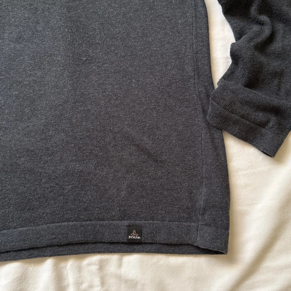 Prana modern crewneck